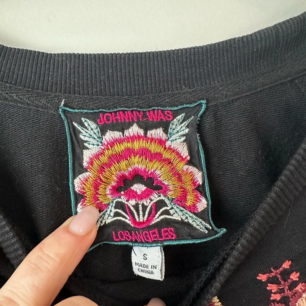 Johnny Was Denali Raglan Sweatshirt Floral Embroidered Crewneck Sz Small Black
